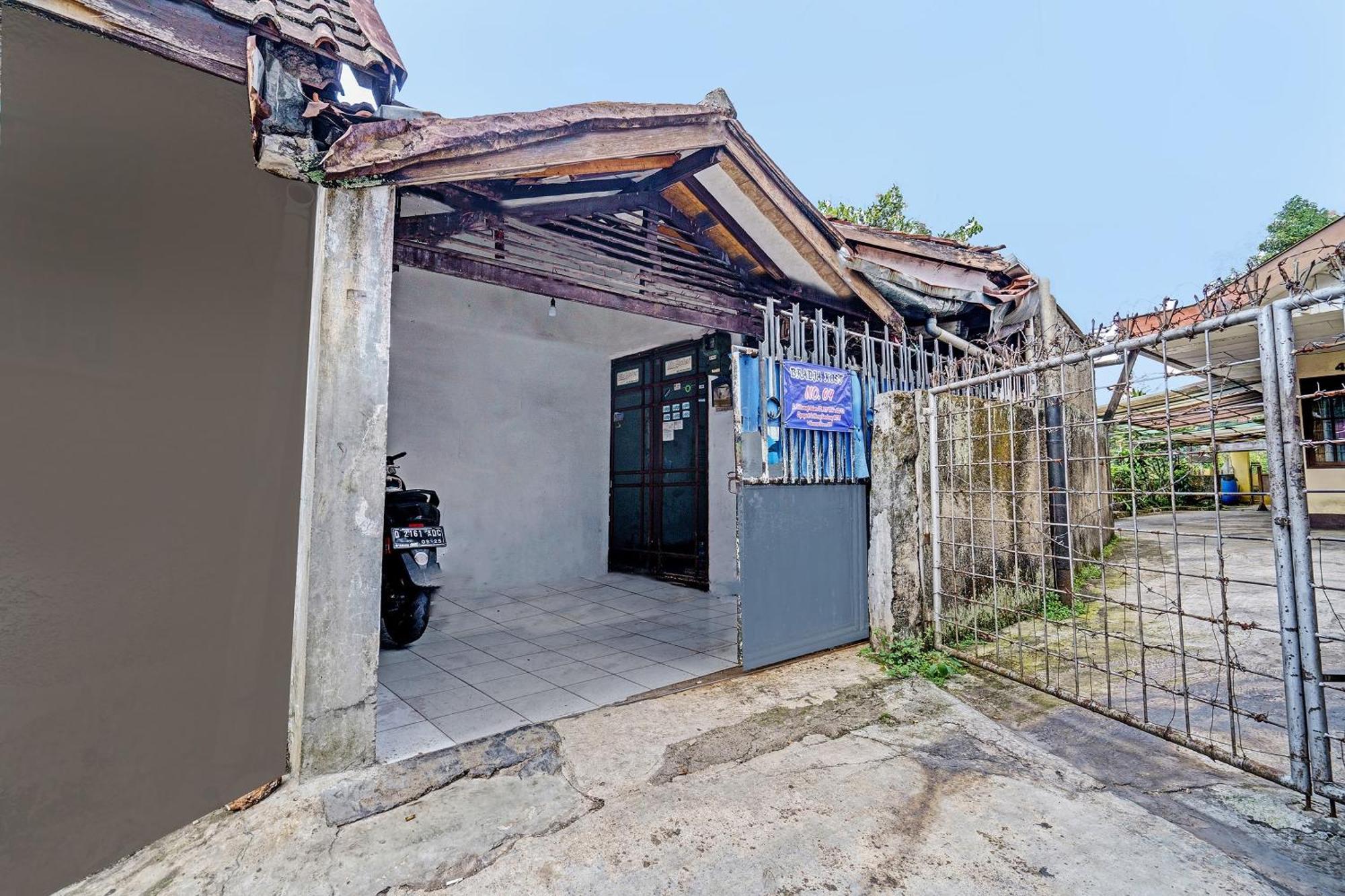 Oyo Life 92709 Kost Teras Cikapundung Syariah Hotel Bandung Luaran gambar